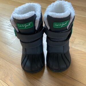 Cat & Jack 7 Black Boots with White Lining